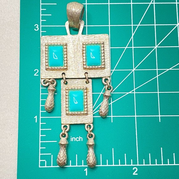 Sarah Covington Pendant Square Silver Tone Green Stone Plates With Tassels - Picture 7 of 7